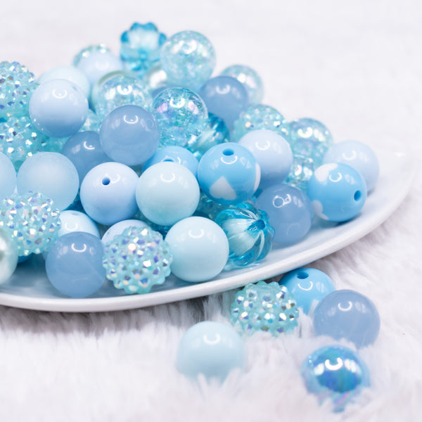 front view of a pile of 16mm Blue Acrylic Bubblegum Bead Mix