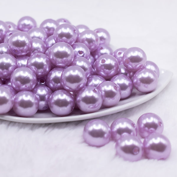 front view of a pile of 16mm Light Purple Faux Pearl Bubblegum Beads