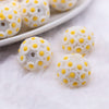 close up view of a pile of 19mm White Daisy Flower luxury bead