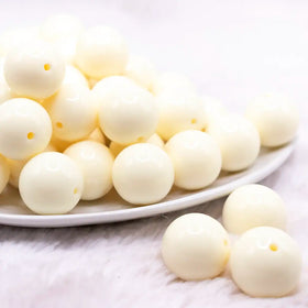20mm Ivory Solid Bubblegum Beads