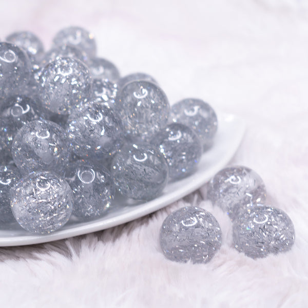 front view of a pile of 20mm Silver Glitter Tinsel Bubblegum Beads