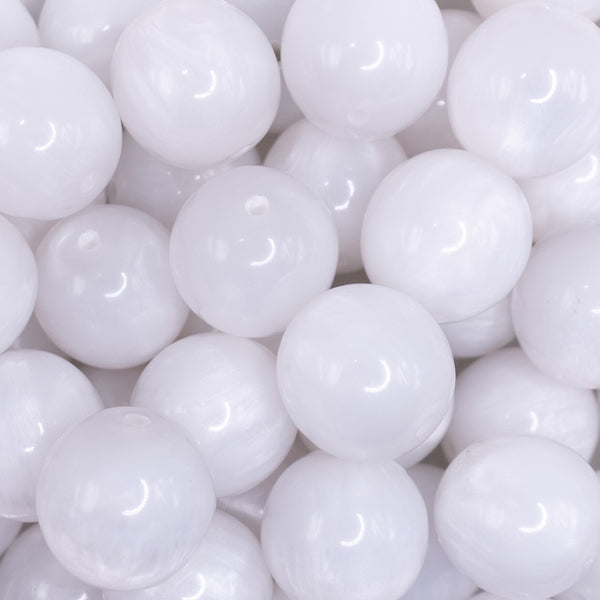 close up view of a pile of 20mm White Luster Bubblegum Beads