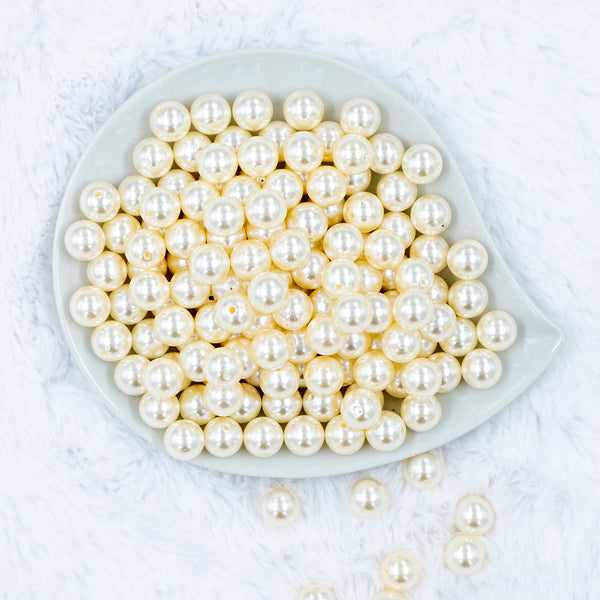 top view of a pile of 12mm Ivory/Cream Pearl Acrylic Bubblegum Beads [10 & 20 Count]