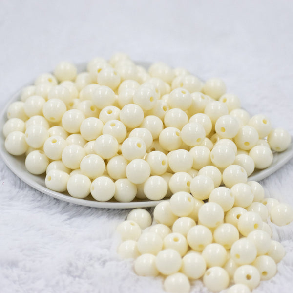 Front View of a pile of 12mm Ivory Acrylic Bubblegum Beads [20 & 50 Count]