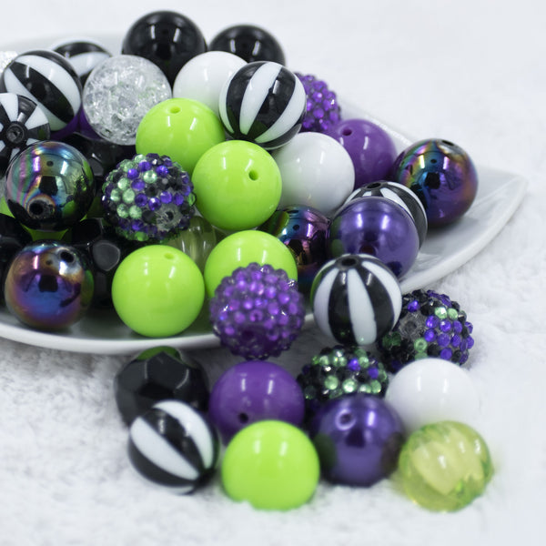 Front view of a pile of 20mm BEETLEJUICE Chunky Acrylic Bubblegum Bead Mix - [50 Count]