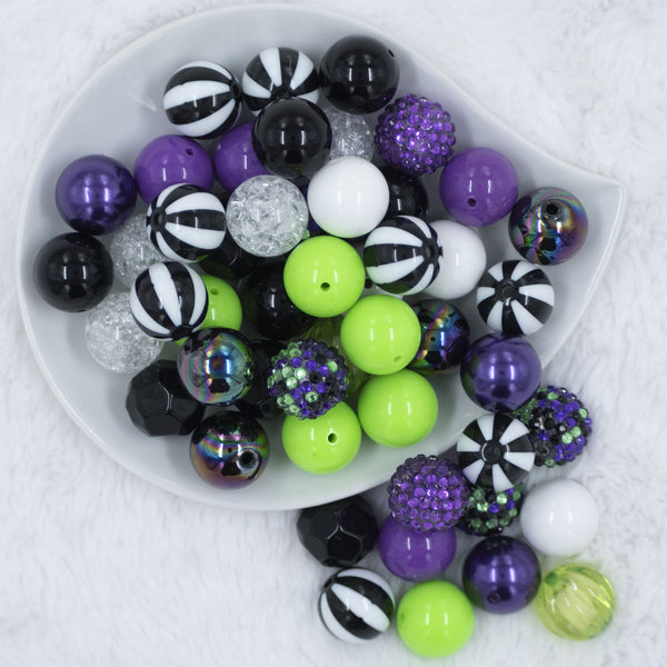Top view of a pile of 20mm BEETLEJUICE Chunky Acrylic Bubblegum Bead Mix - [50 Count]