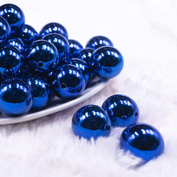 Front view of a pile of 20mm Royal Blue Reflective Acrylic Jewelry Bubblegum Beads