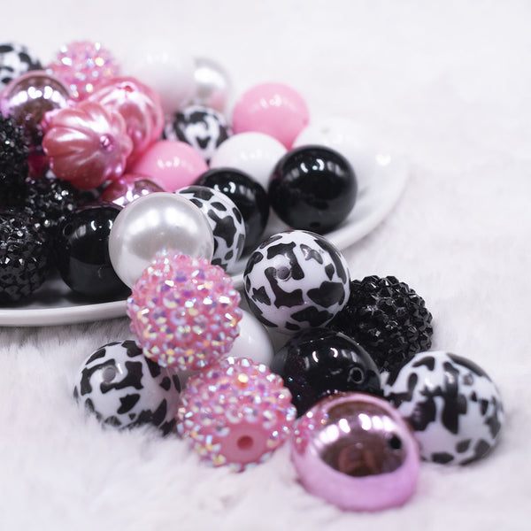 Front view of a pile of 20mm Strawberry Milk Chunky Acrylic Bubblegum Bead Mix - 50 Count