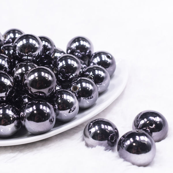 Front view of a pile of 20mm Reflective Black Acrylic Bubblegum Beads