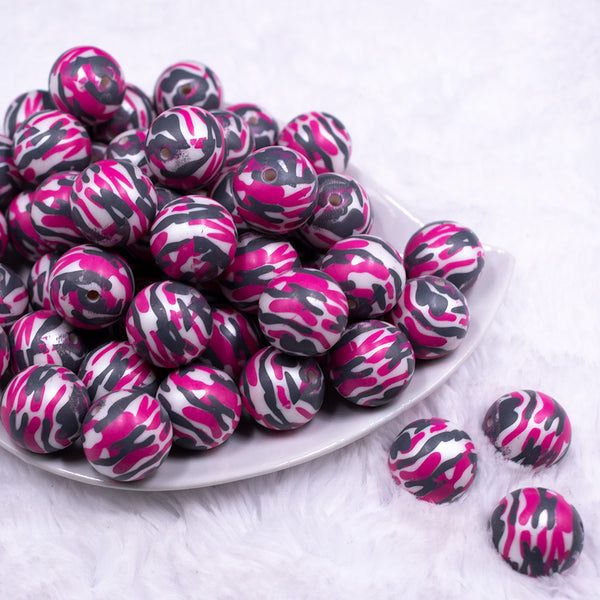 Front view of a pile of 20mm Pink, Gray & White Camo Acrylic Bubblegum Beads
