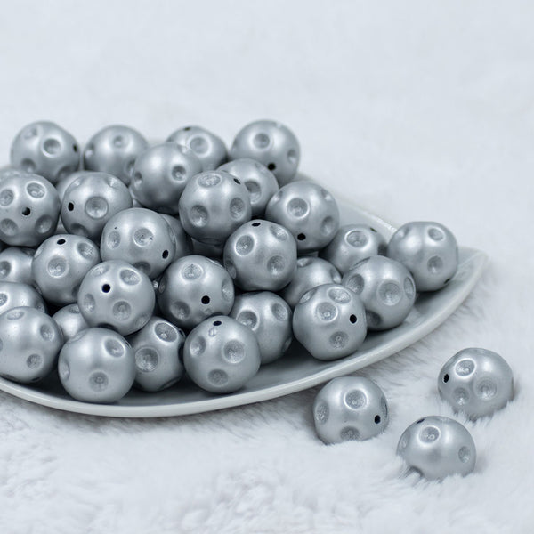 Front view of a pile of 20mm Silver Polka Dots Bubblegum Beads