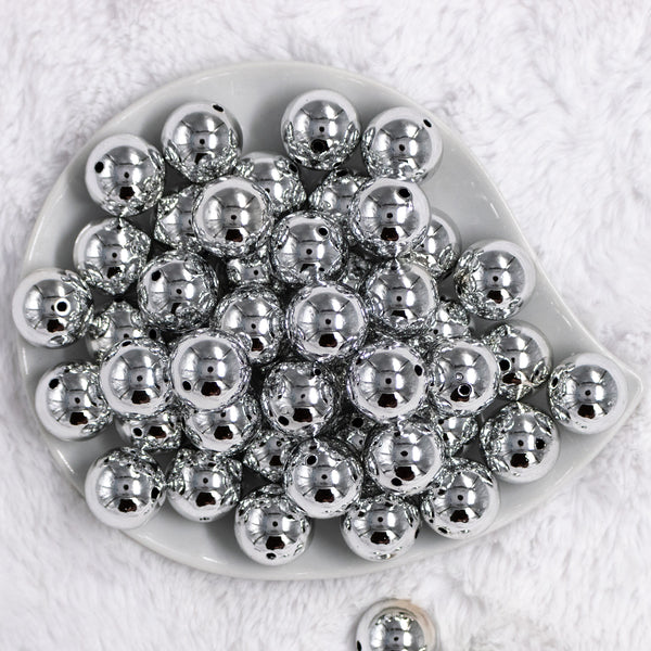 Top view of a pile of 20mm Reflective Silver Acrylic Bubblegum Beads