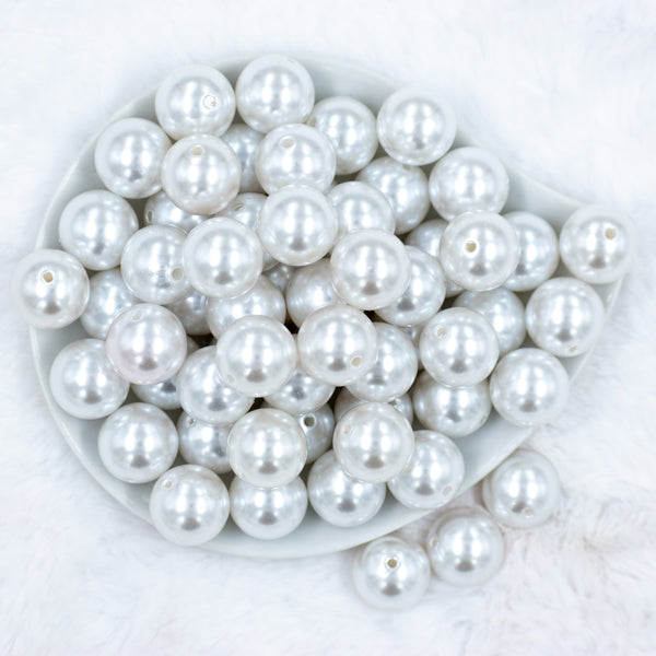 top view of a pile of 20mm White Faux Pearl Bubblegum Beads