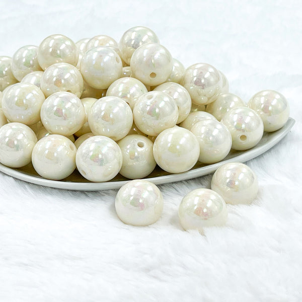 front view of a pile of 20mm White Solid AB Acrylic Bubblegum Beads