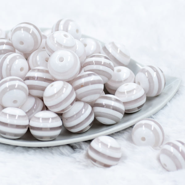 front view of 20mm Clear with White Stripes Chunky Bubblegum Bead