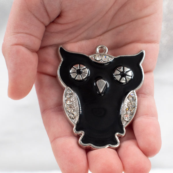 Front view of an Owl Enamel Pendant 48x59x3mm